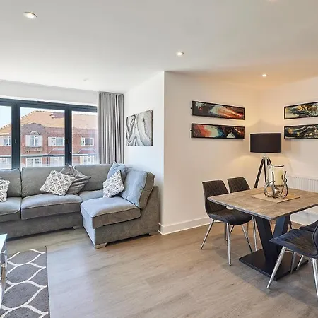Apartment Host & - Pad Whitby